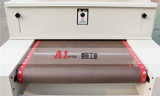 自動(dòng)點(diǎn)膠固化生產(chǎn)線